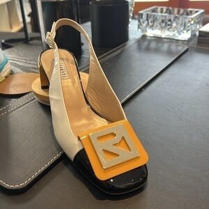 Fratelli Rossetti ladies sling backs in patent leather size 37 made in Italy